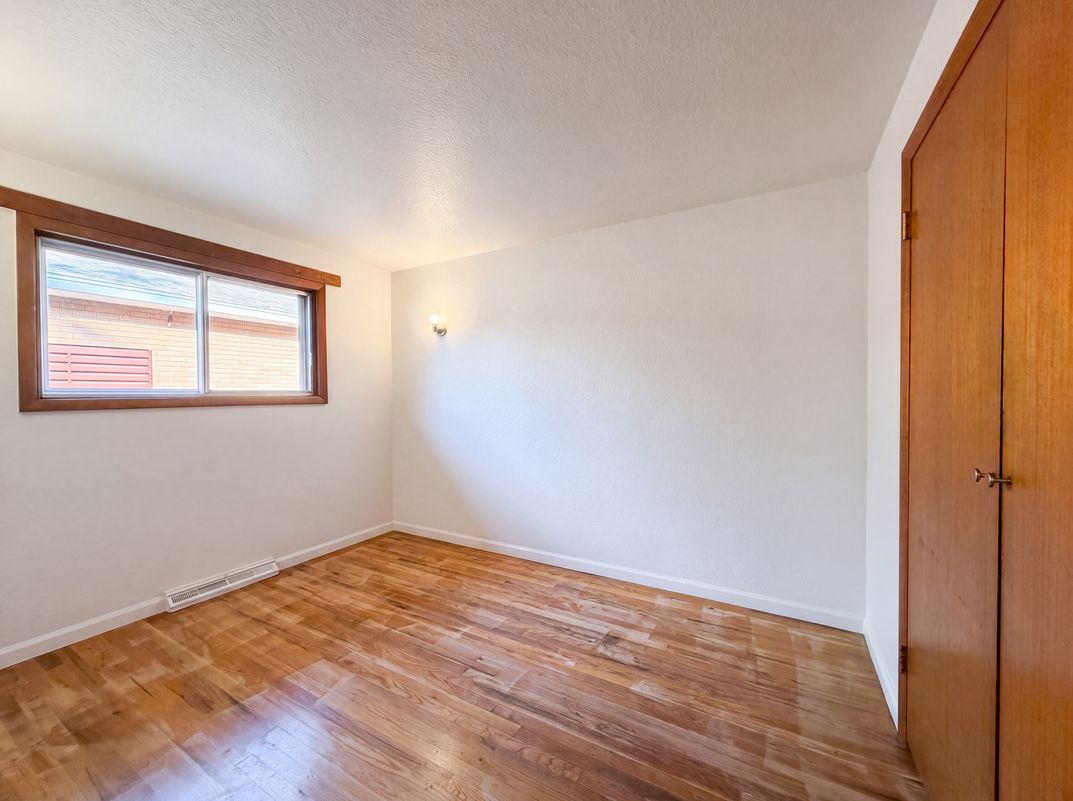 Photo 8 of 43 of 1535 W 15th St, Loveland, CO
