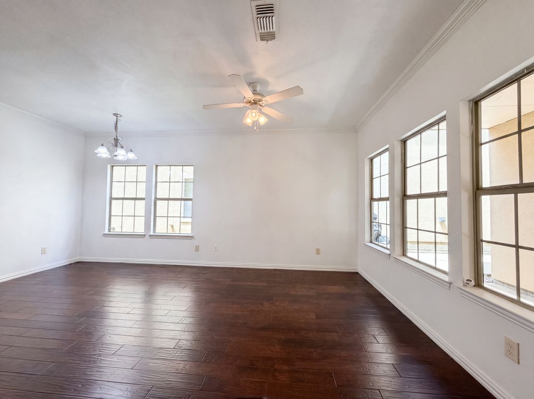 Property photo 3 of 1524 Aldra Dr