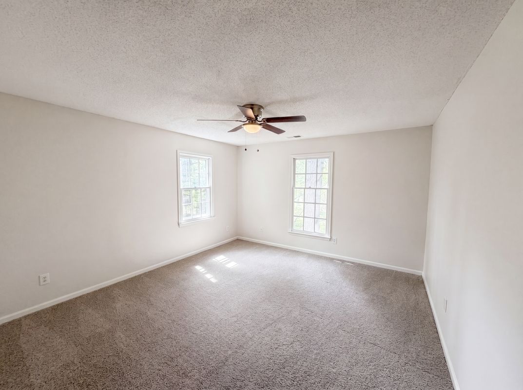 Photo 4 of 16 of 5209 Heelands Ct, Raleigh, NC