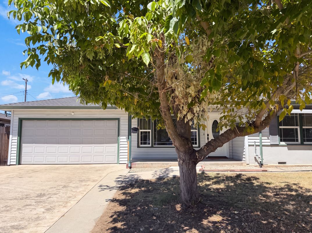 Photo 26 of 41 of 719 N Crescent Ave, Lodi, CA