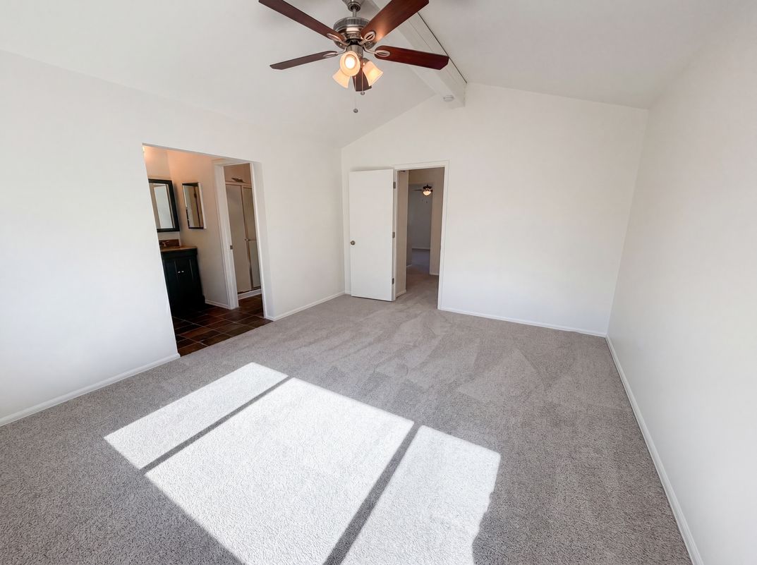 Photo 18 of 40 of 10330 E Weaver Pl, Englewood, CO