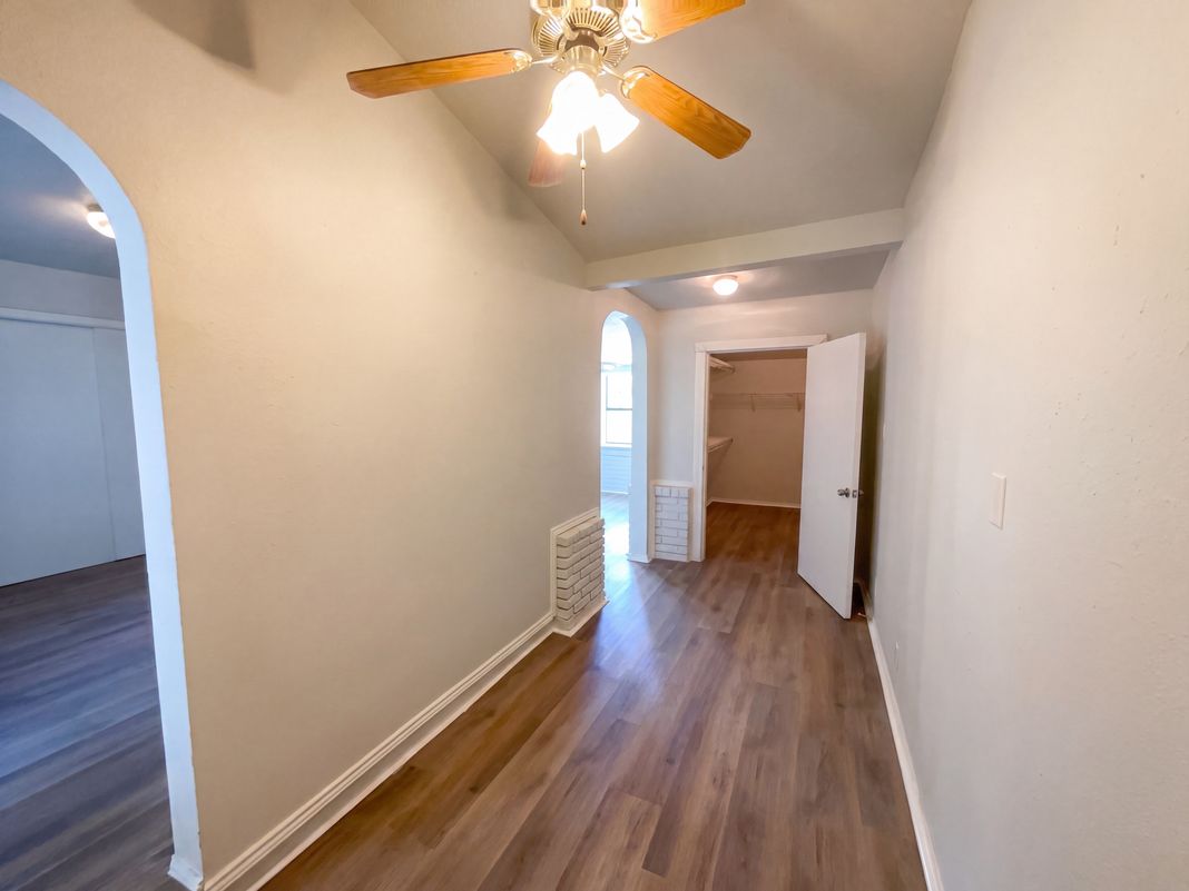 Photo 8 of 21 of 222 Colebrook Dr, San Antonio, TX