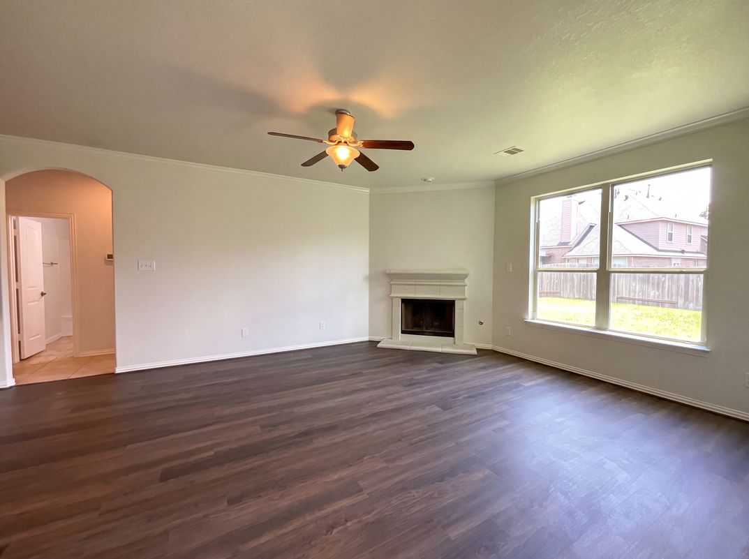 Photo 10 of 22 of 17118 Jetton Park Ln, Humble, TX