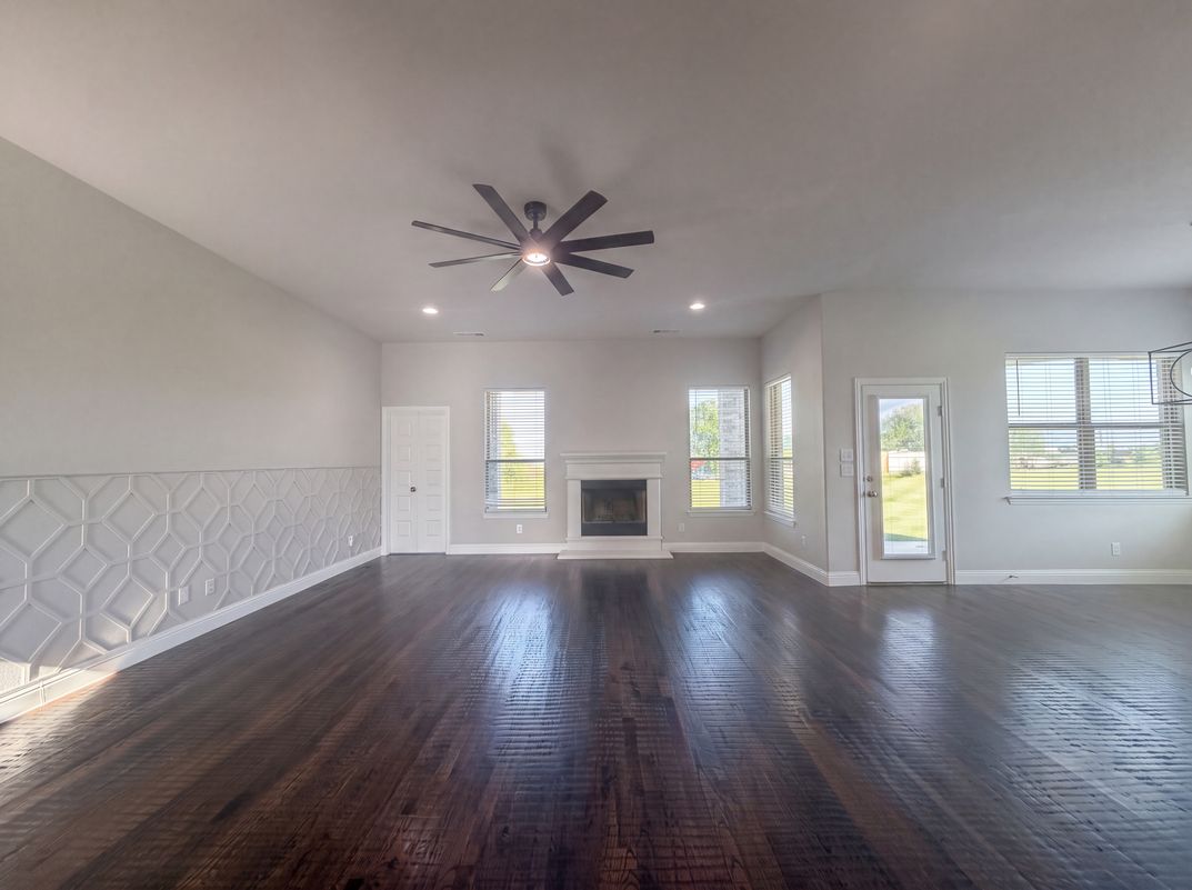 Photo 3 of 46 of 1208 Redbud St, Howe, TX