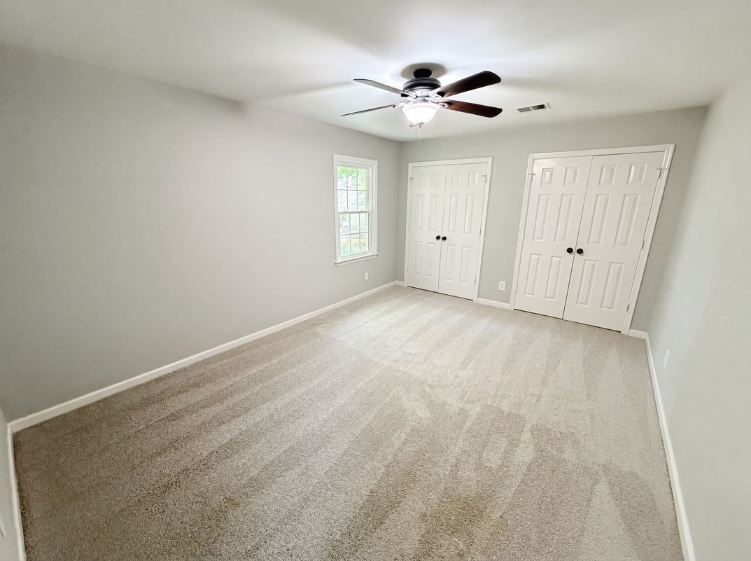 Photo 4 of 58 of 984 Forest Pond Ct, Marietta, GA