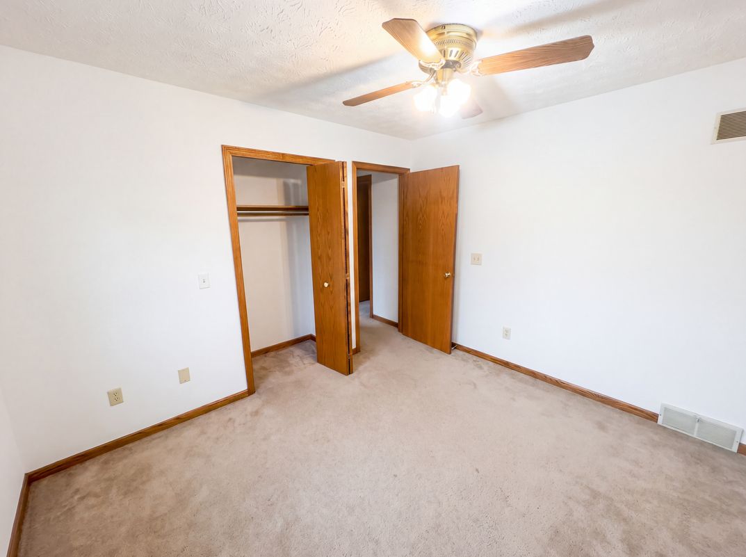 Photo 9 of 28 of 1100 Prescot Ave NW, Massillon, OH