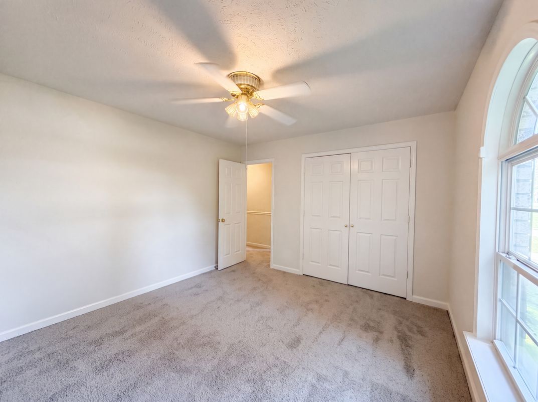 Photo 15 of 27 of 807 W Thompson Ln, Murfreesboro, TN