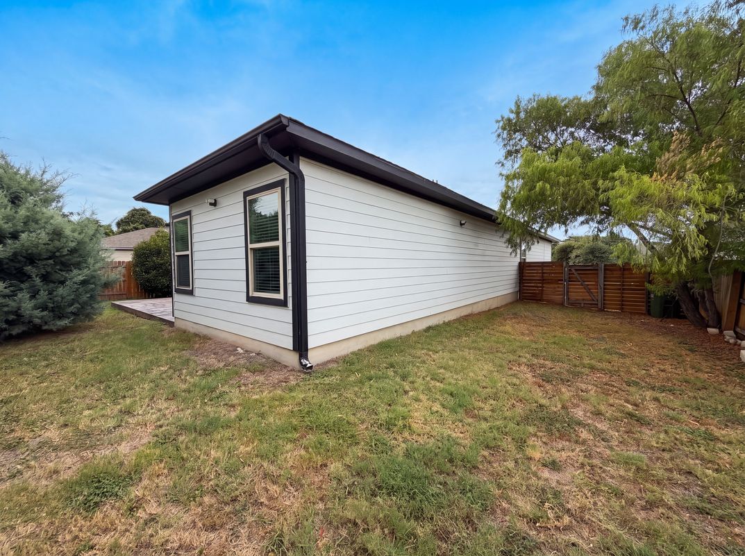Photo 16 of 17 of 105 Syrah Ct, Leander, TX