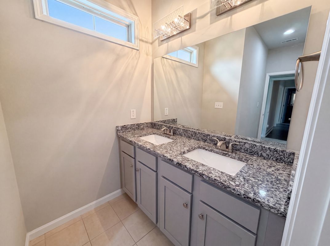 Photo 9 of 21 of 5317 Winmire Ln, Stone Mountain, GA