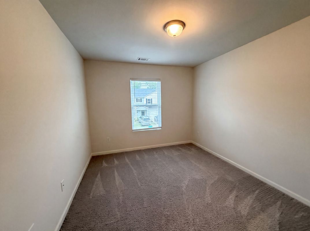 Photo 12 of 21 of 667 Farmstead Trl, Inman, SC