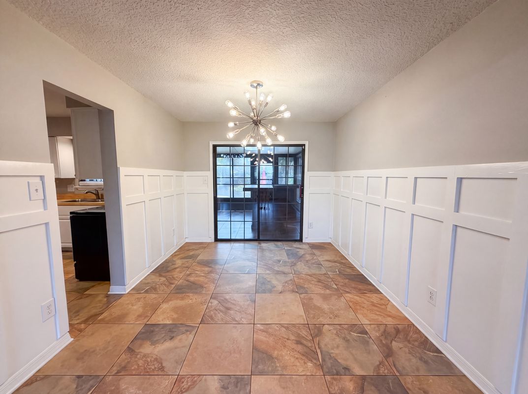 Photo 9 of 26 of 8382 Chason Rd W, Jacksonville, FL