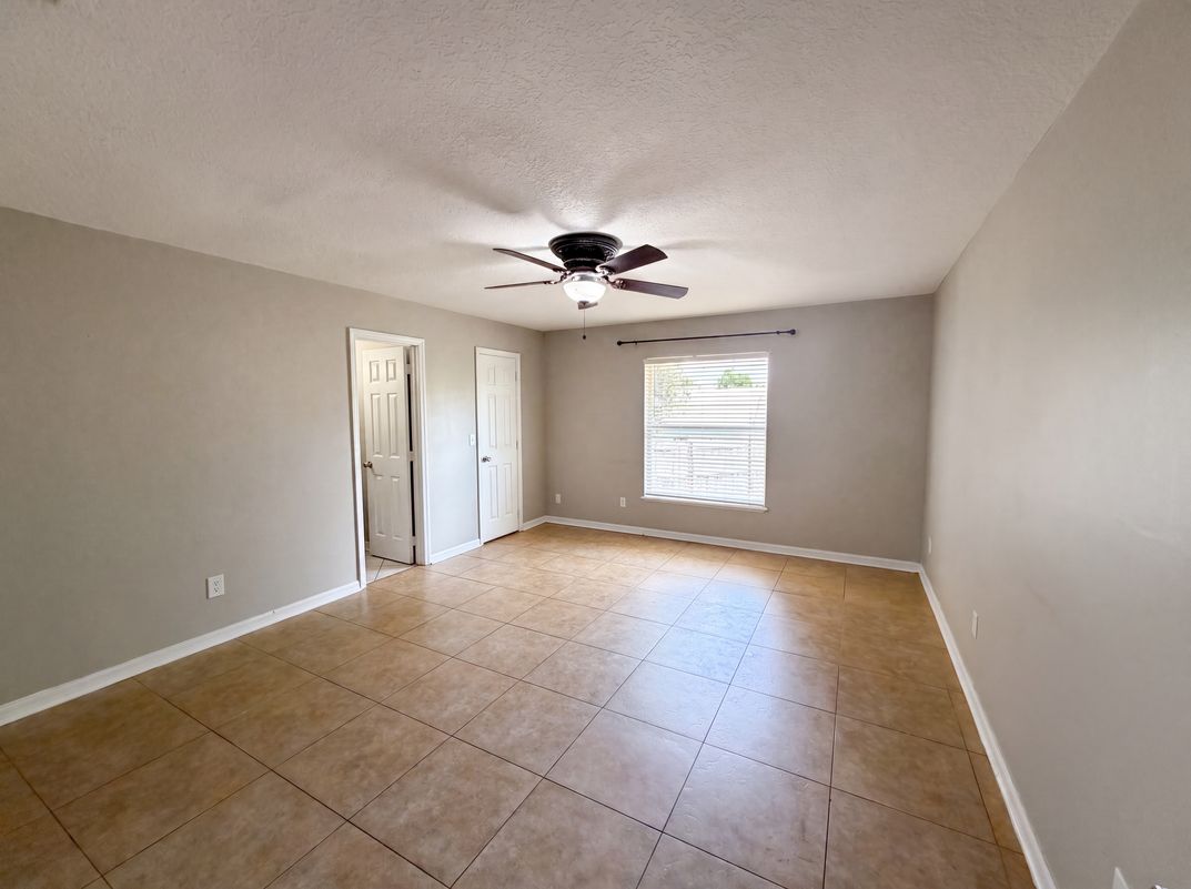 Photo 16 of 29 of 17802 Jefferson St, Oakland, FL
