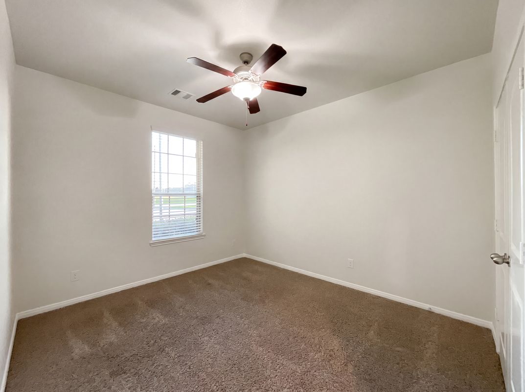 Photo 11 of 19 of 21205 Timber Bluff Ln, Porter, TX