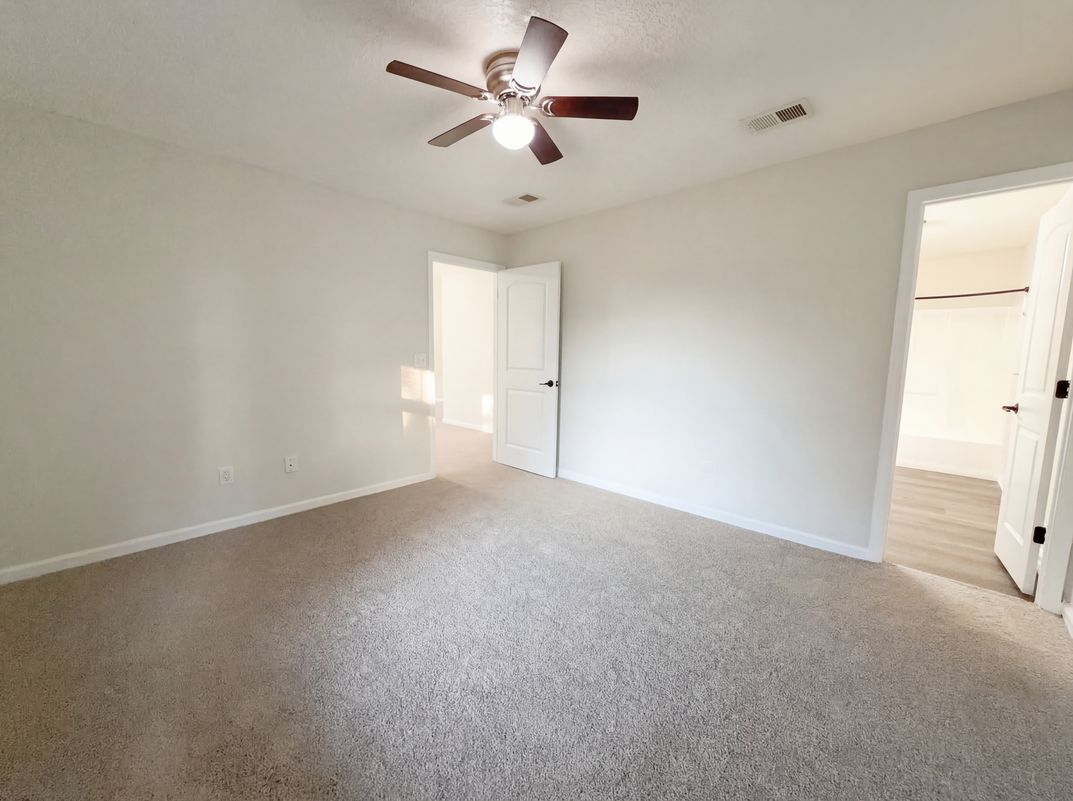 Photo 12 of 27 of 127 Red Birch Ln, Warner Robins, GA