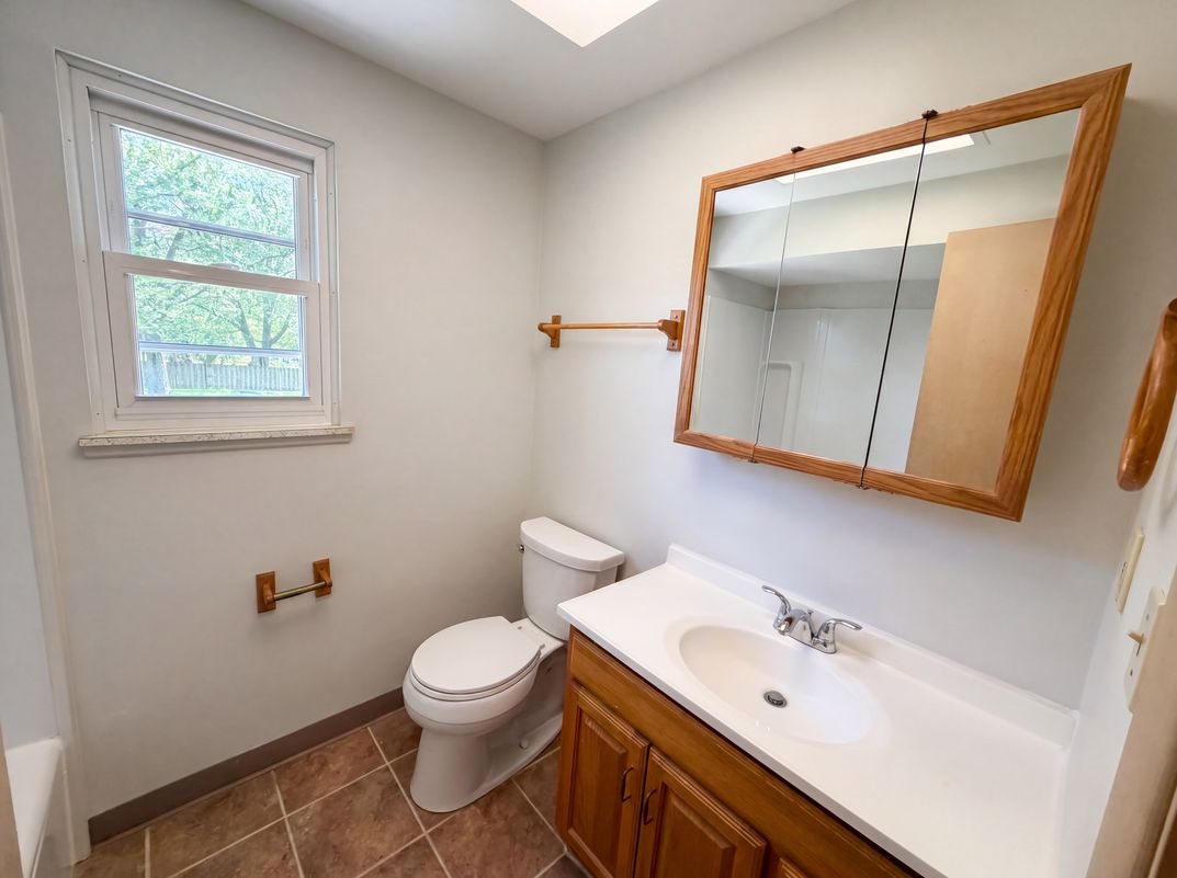 Photo 16 of 24 of 5444 Kenbridge Dr, Cleveland, OH