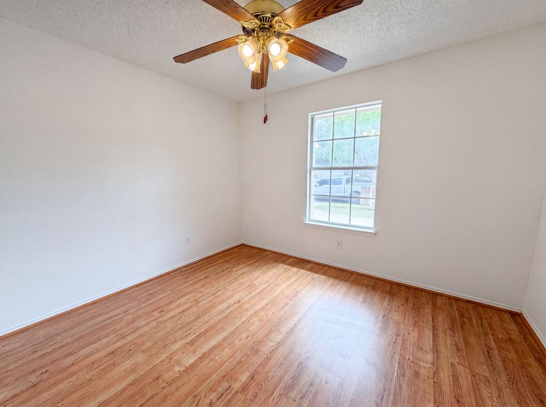 Photo 9 of 16 of 1233 Windy Meadows Dr, Burleson, TX