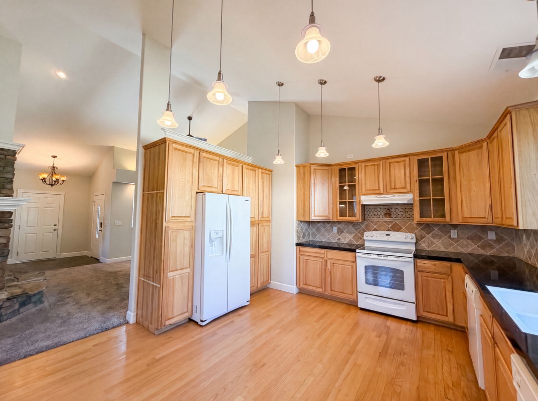 Property photo 2 of 8233 Fair Way