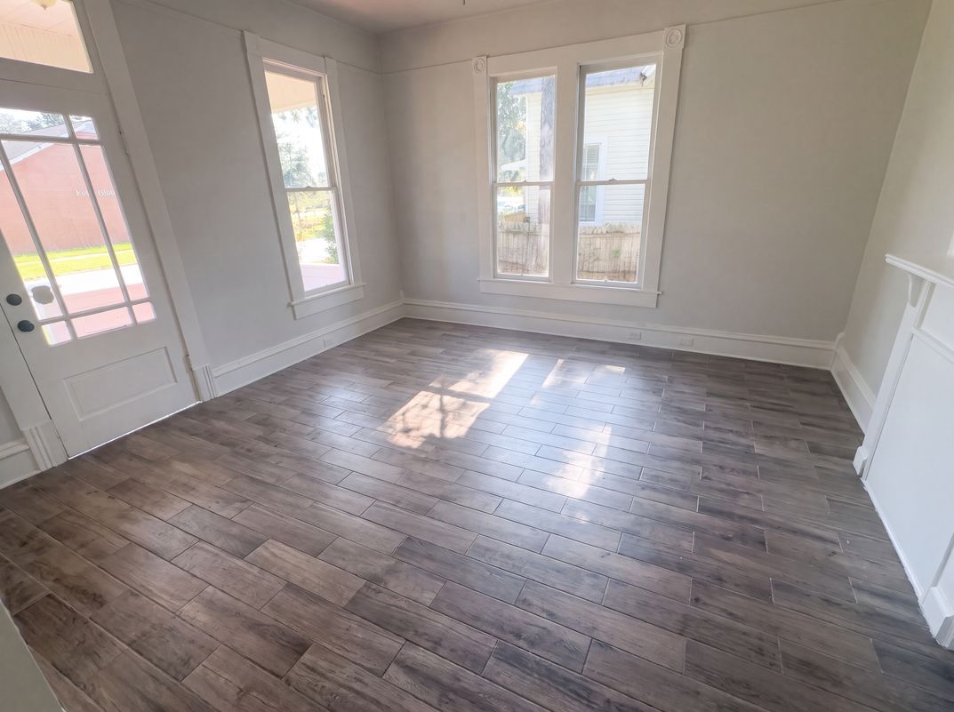 Photo 11 of 25 of 809 Mary St, Waycross, GA