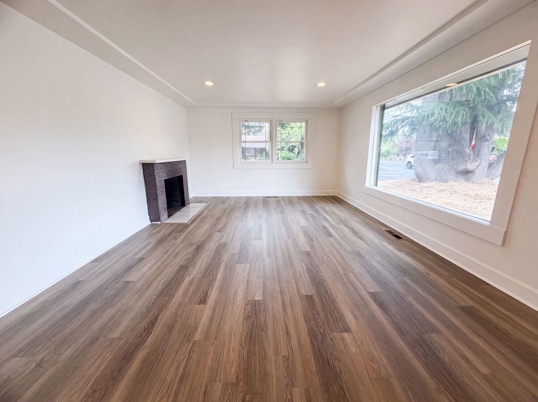 Photo 6 of 16 of 11650 NE Glisan St, Portland, OR