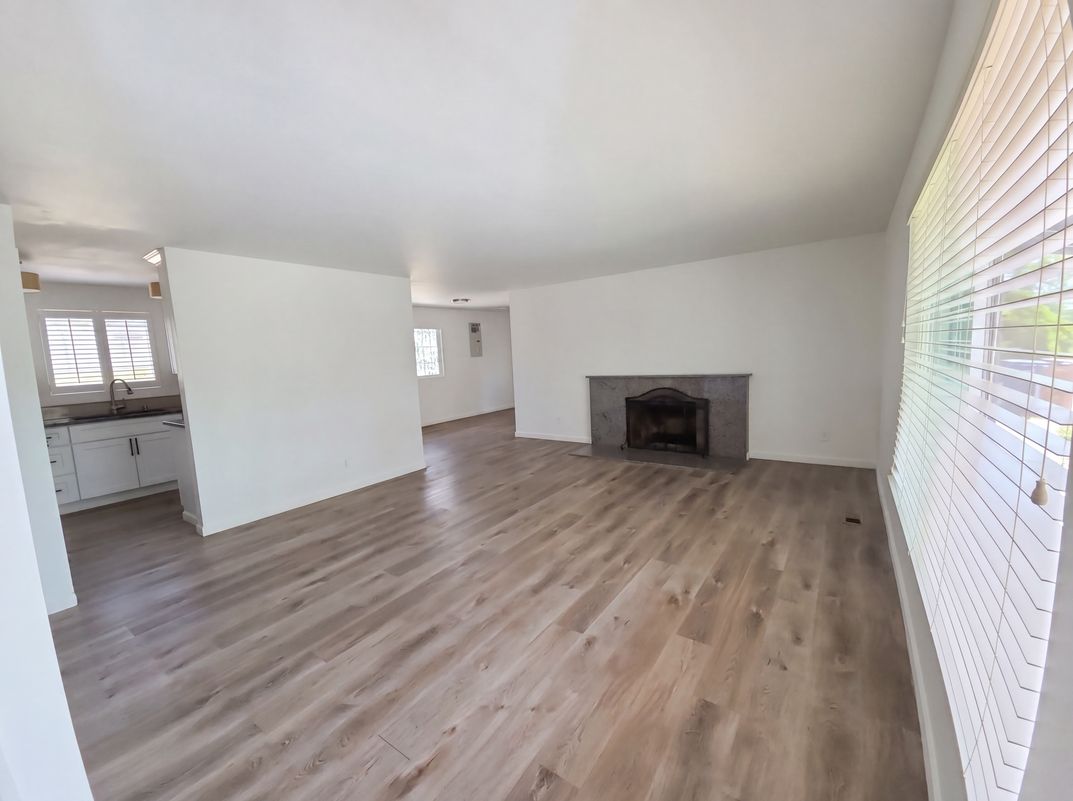 Photo 3 of 16 of 2508 W Francis Ave, Spokane, WA