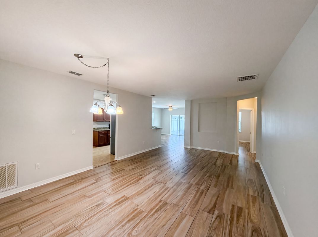 Property photo 3 of 1048 Bethpage Rd