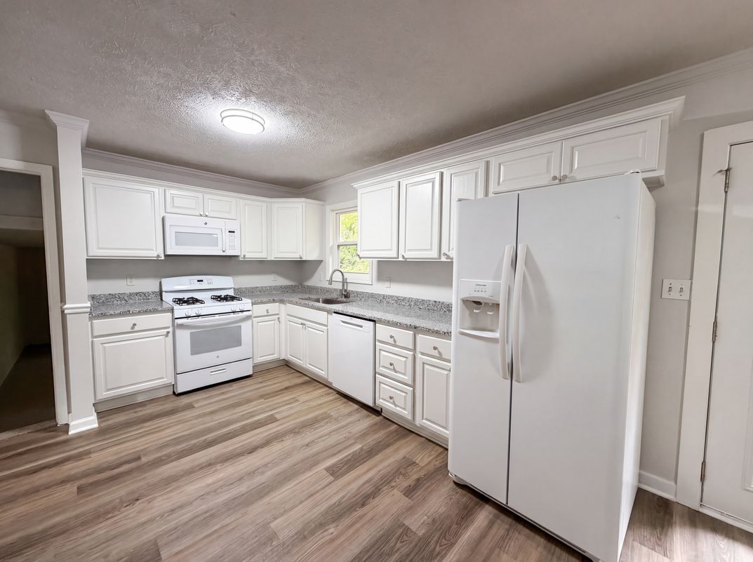 Photo 7 of 25 of 3691 Lavilla Dr, Powder Springs, GA
