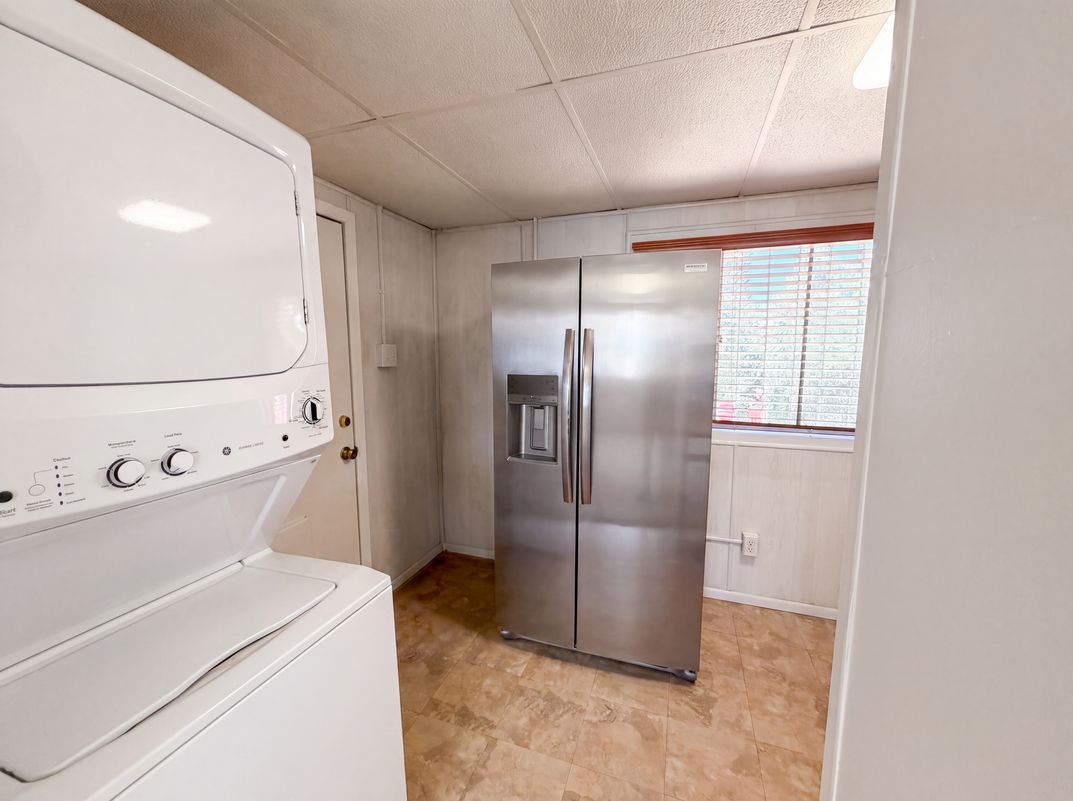 Photo 7 of 21 of 1758 39th St, Los Alamos, NM