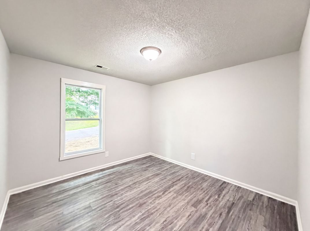 Photo 9 of 18 of 8822 Hunter Green Ln, Charlotte, NC