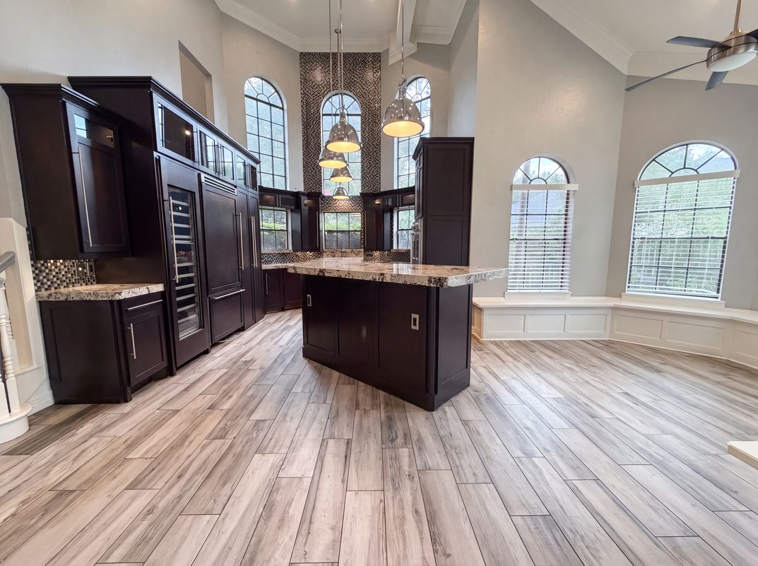 Photo 12 of 27 of 6127 Willowcrest Ct, Spring, TX