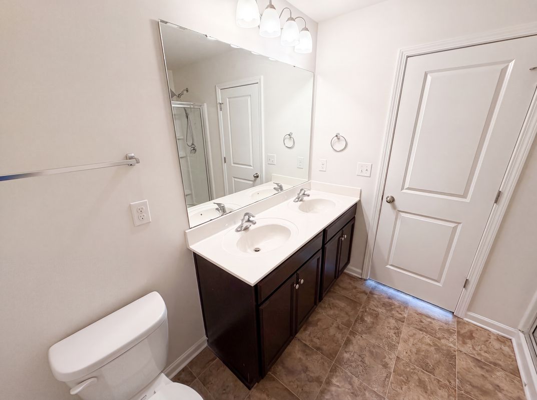 Photo 20 of 26 of 9833 Wardley Dr, Charlotte, NC