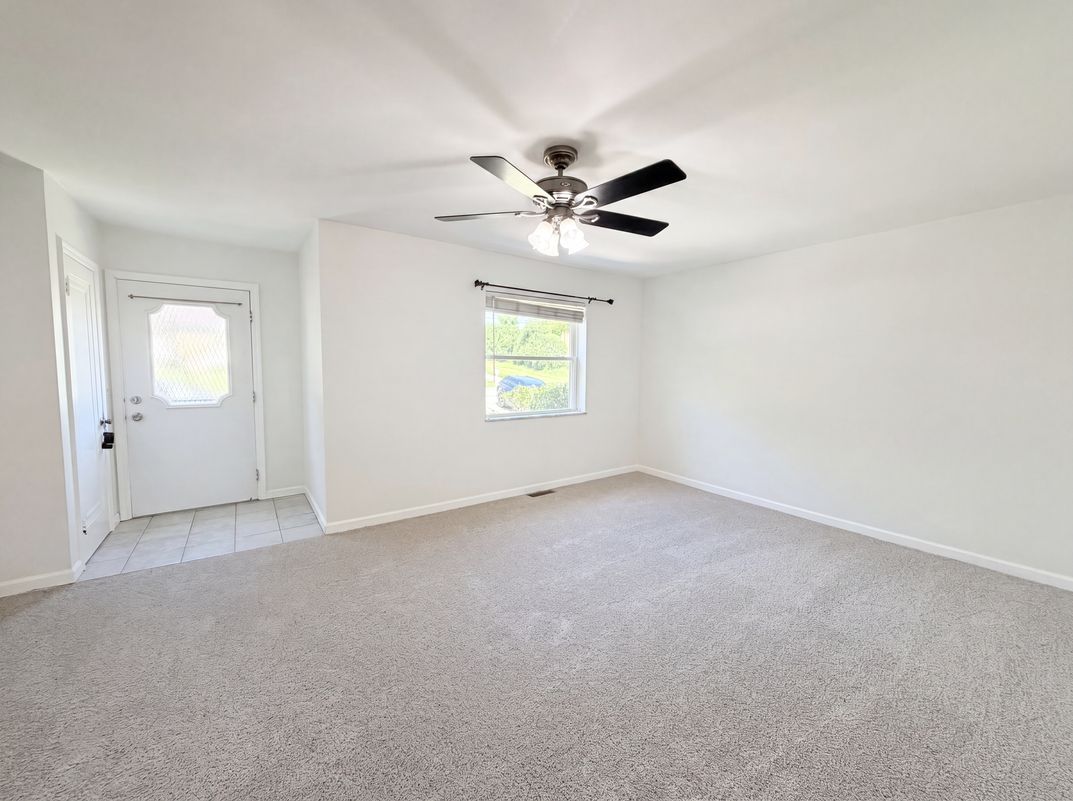 Photo 8 of 25 of 5476 Edalbert Dr, Cincinnati, OH
