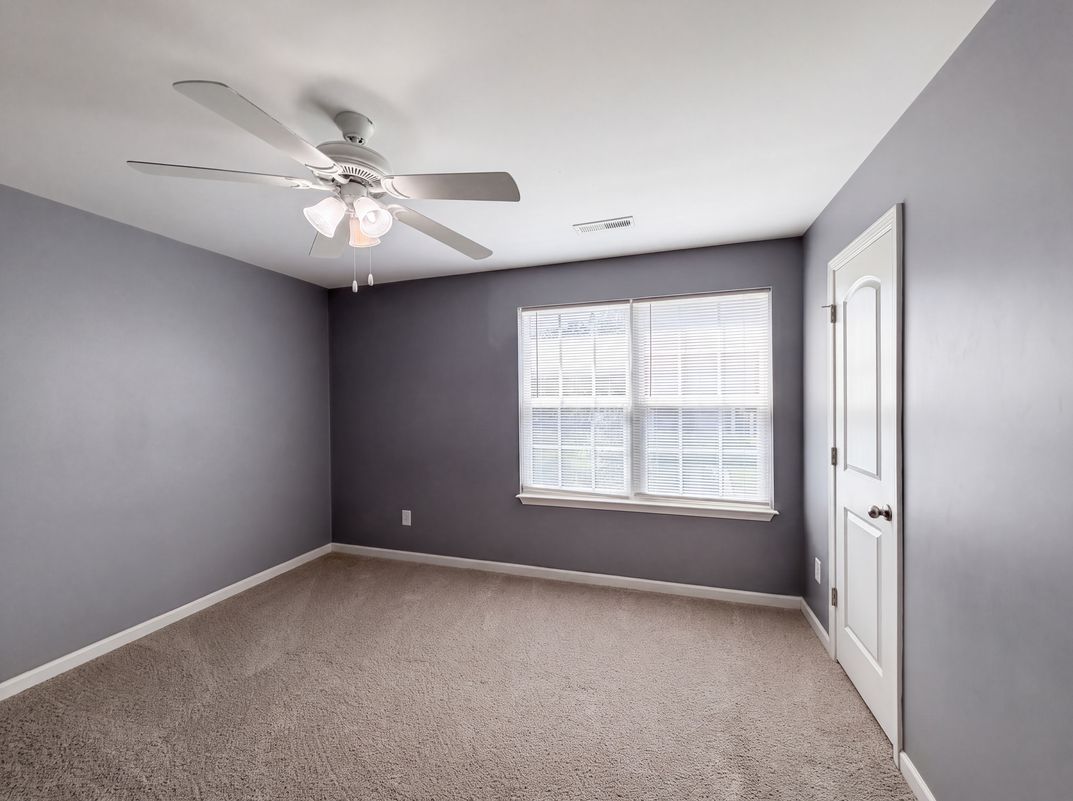 Photo 4 of 20 of 5730 Natick Dr, Charlotte, NC