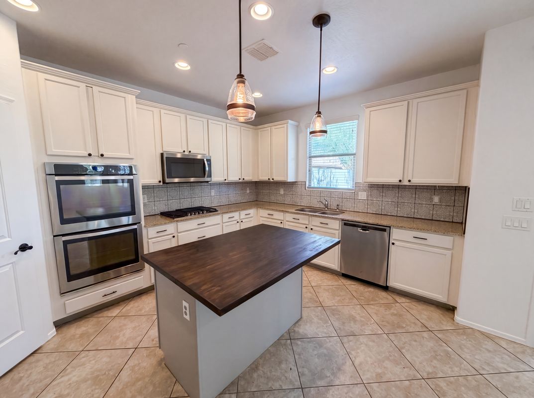 Photo 12 of 38 of 21276 W Berkeley Rd, Buckeye, AZ