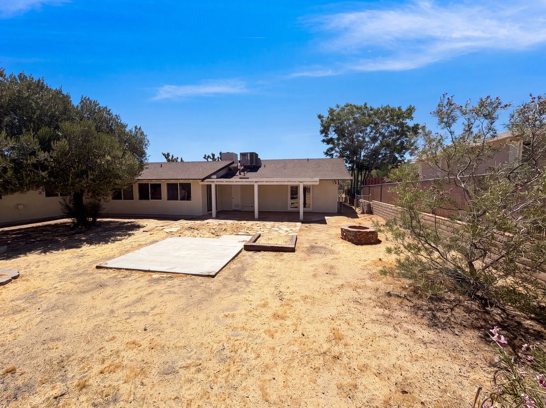 Photo 5 of 23 of 54804 Martinez Trl, Yucca Valley, CA