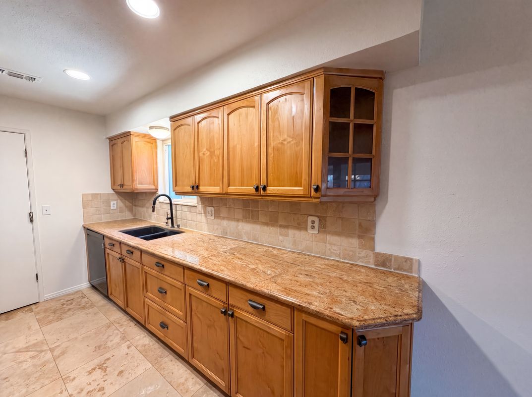 Photo 7 of 27 of 6620 Twining Way, Citrus Heights, CA