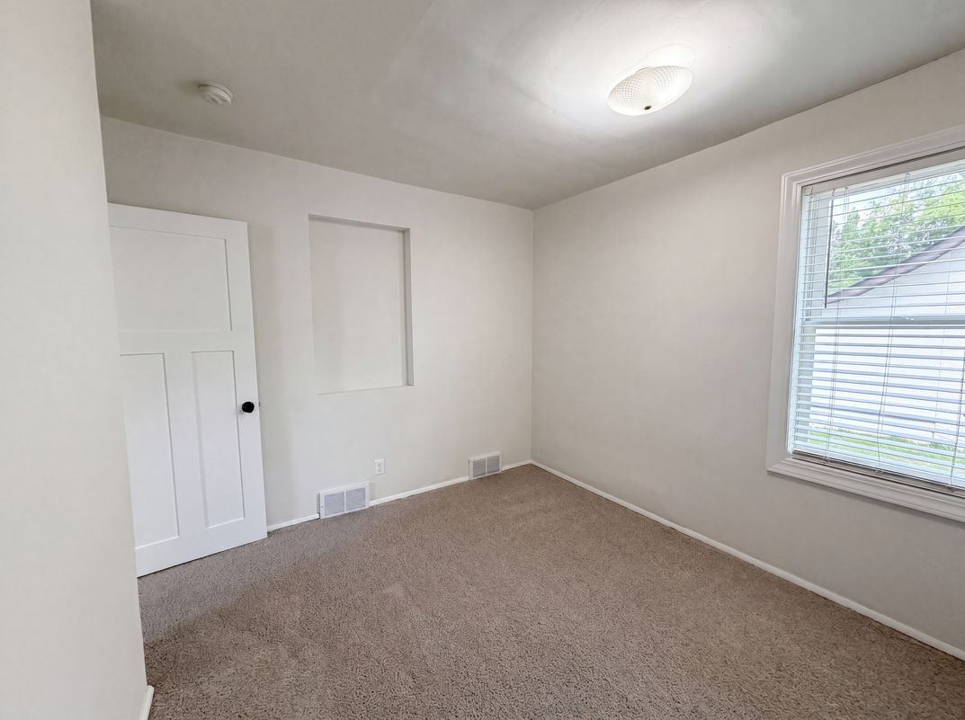 Photo 10 of 18 of 6026 Xerxes Ave S, Edina, MN