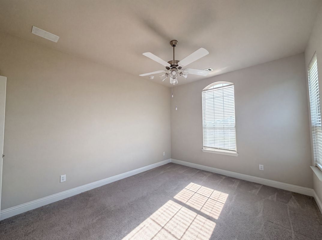 Photo 15 of 46 of 1208 Redbud St, Howe, TX