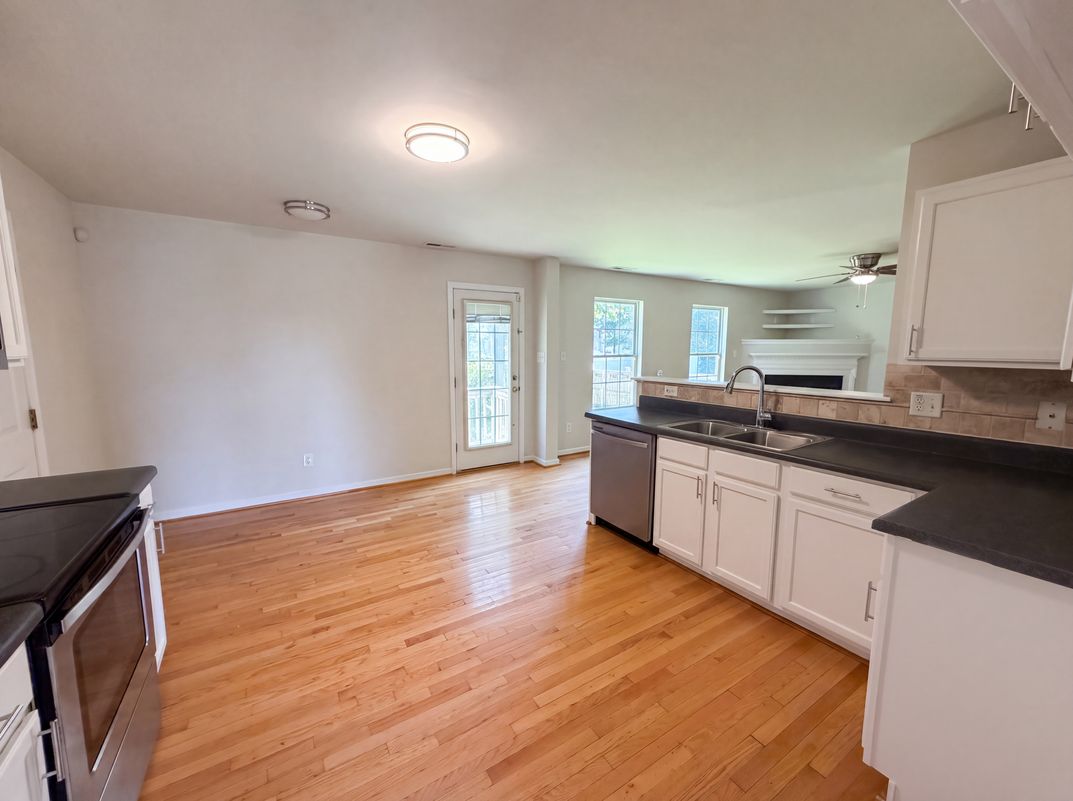 Photo 7 of 19 of 3016 Heather Ridge Dr, Henrico, VA