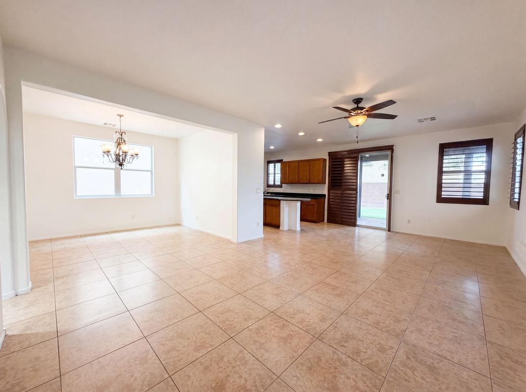 Photo 3 of 25 of 7478 Benlomond Ave, Las Vegas, NV