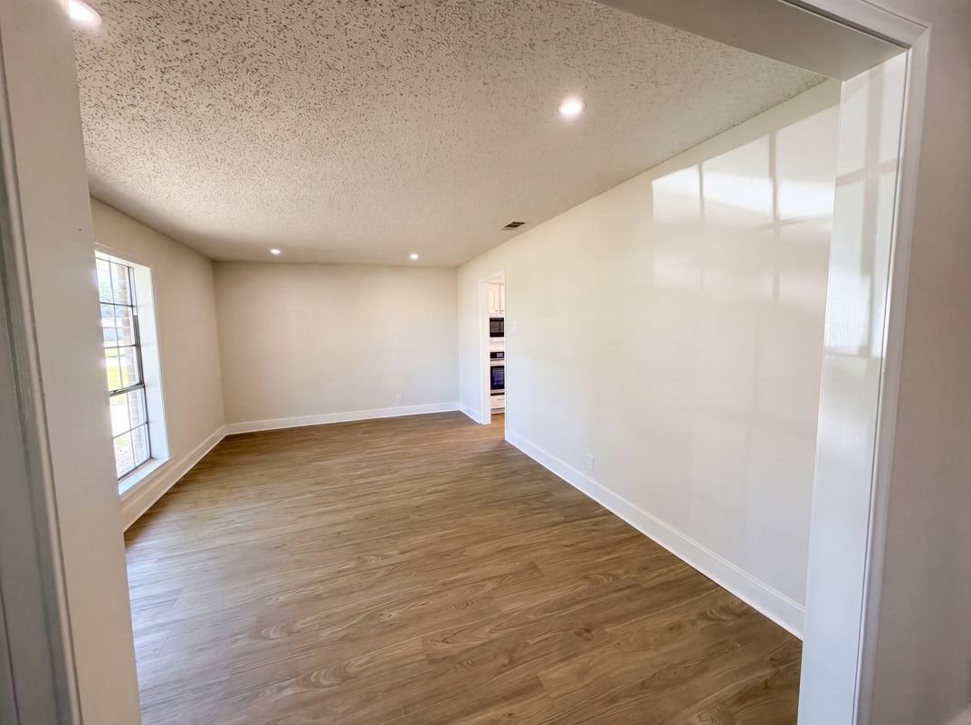 Photo 6 of 18 of 5917 Raza Rd, Pearland, TX