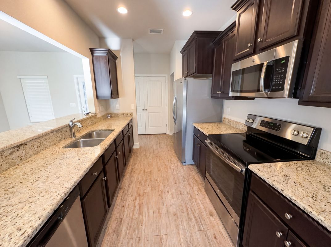Photo 6 of 18 of 1740 Covington Ln, Foley, AL