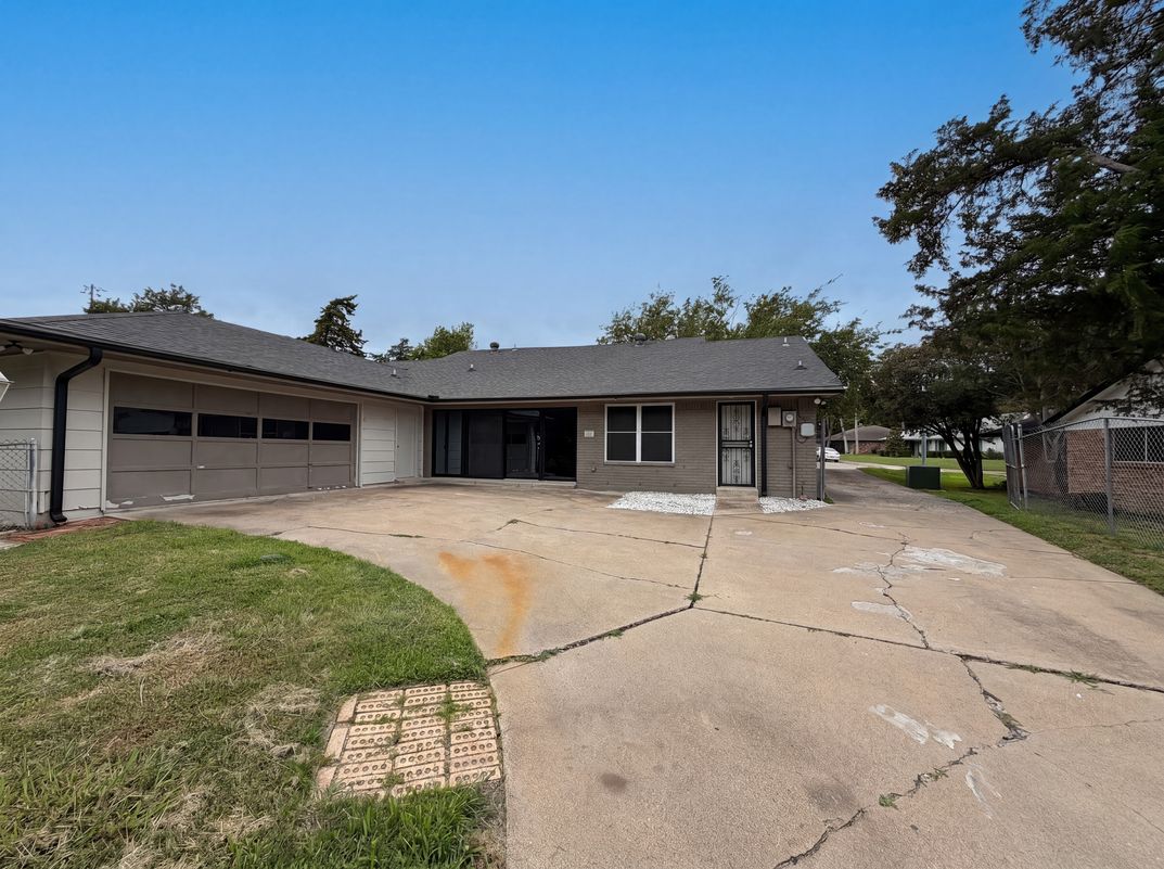 Photo 20 of 21 of 316 Brookwood Dr, Desoto, TX