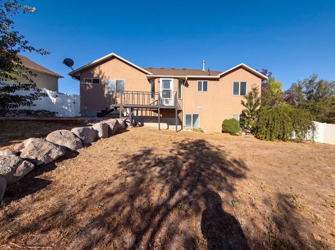 Photo 5 of 18 of 14273 S Heartstone Cir, Herriman, UT