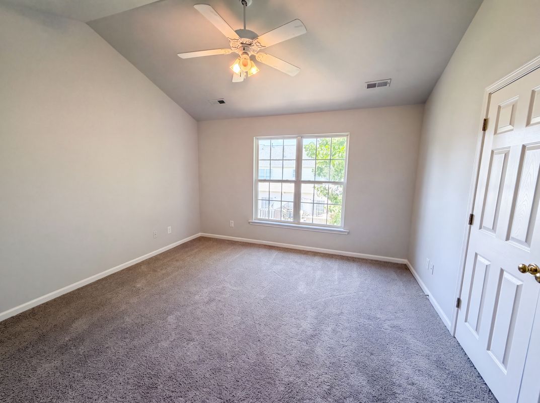 Photo 17 of 45 of 615 Graythorn Ln, Greenville, SC
