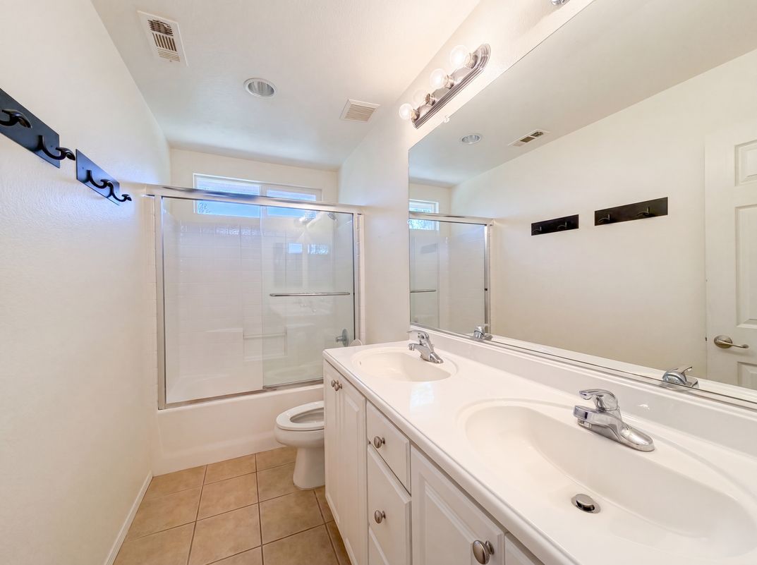 Photo 18 of 24 of 29206 Rio Lobo Way, Valencia, CA