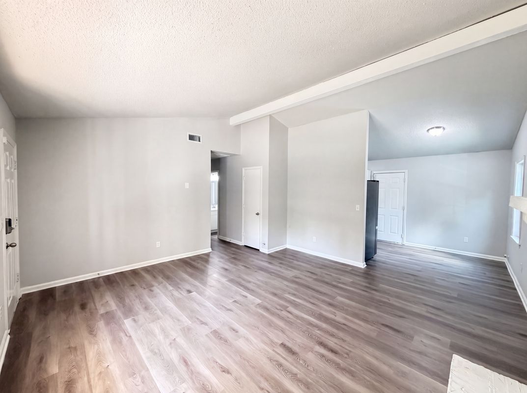 Photo 8 of 16 of 6912 Fieldlark Ln, Charlotte, NC