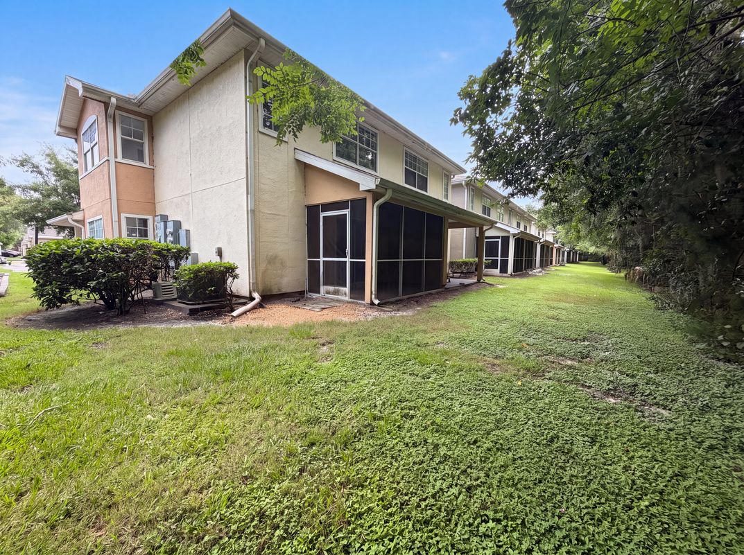 Photo 5 of 22 of 8550 Argyle Business Loop, Jacksonville, FL