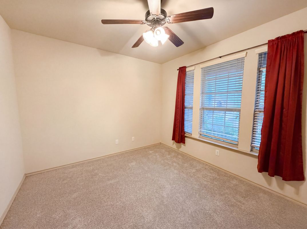 Photo 8 of 19 of 1217 Ashley Dr, Weatherford, TX