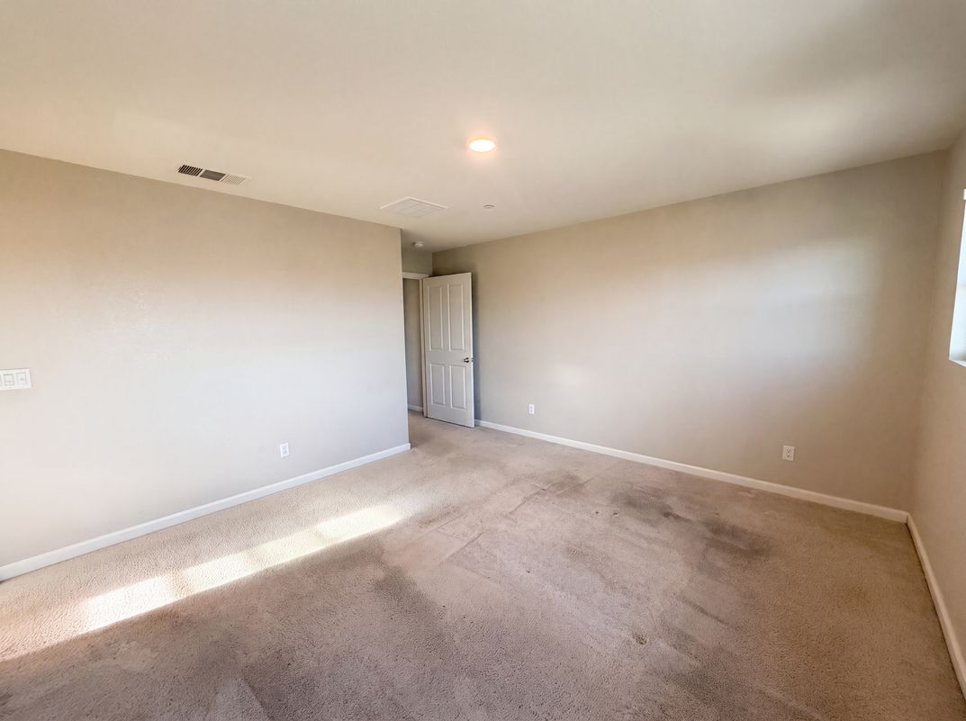 Photo 11 of 27 of 8224 Kossum Way, Elk Grove, CA