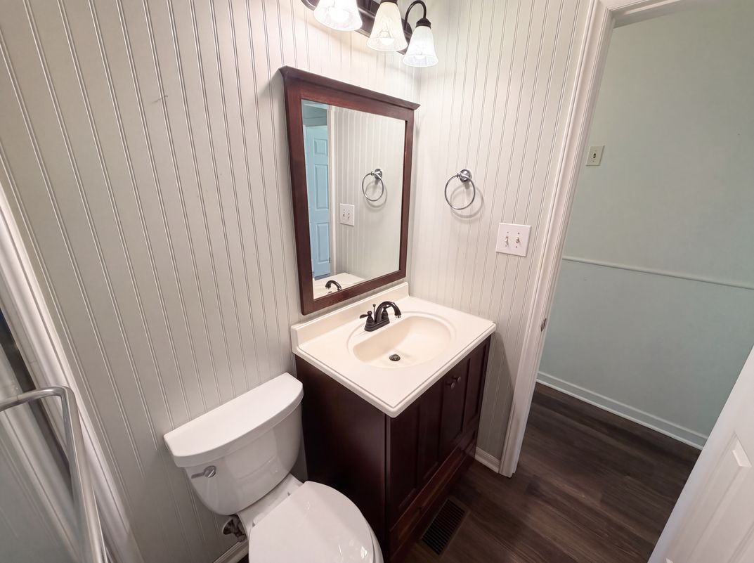 Photo 15 of 23 of 5100 Robinwood Dr, Charlotte, NC